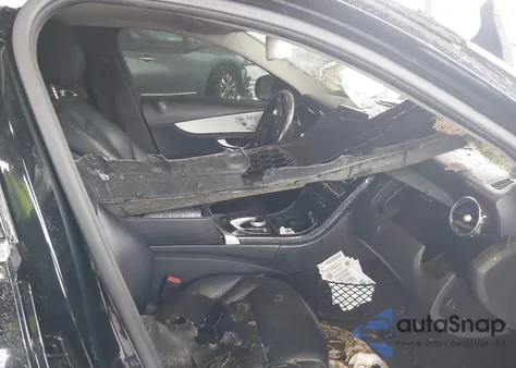 2015 Mercedes-Benz C 300 4Matic/Luxury 4Matic/Sport 4Matic z USA, uszkodzony, nr VIN 55SWF4KB7FU011133